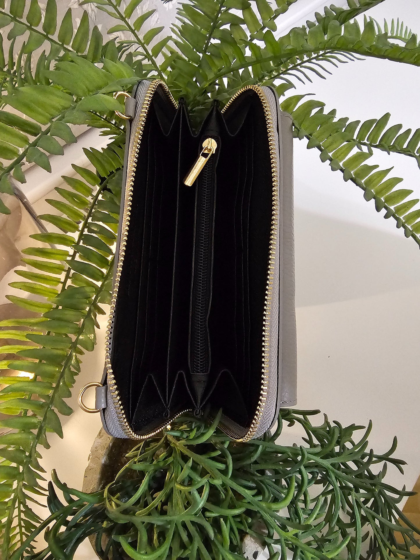 Small Crossbody phone bag/wallet.